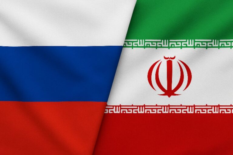 بعد حديثه مع ترامب.. بوتين ينقل “تحذيرا صريحا” إلى خامنئي